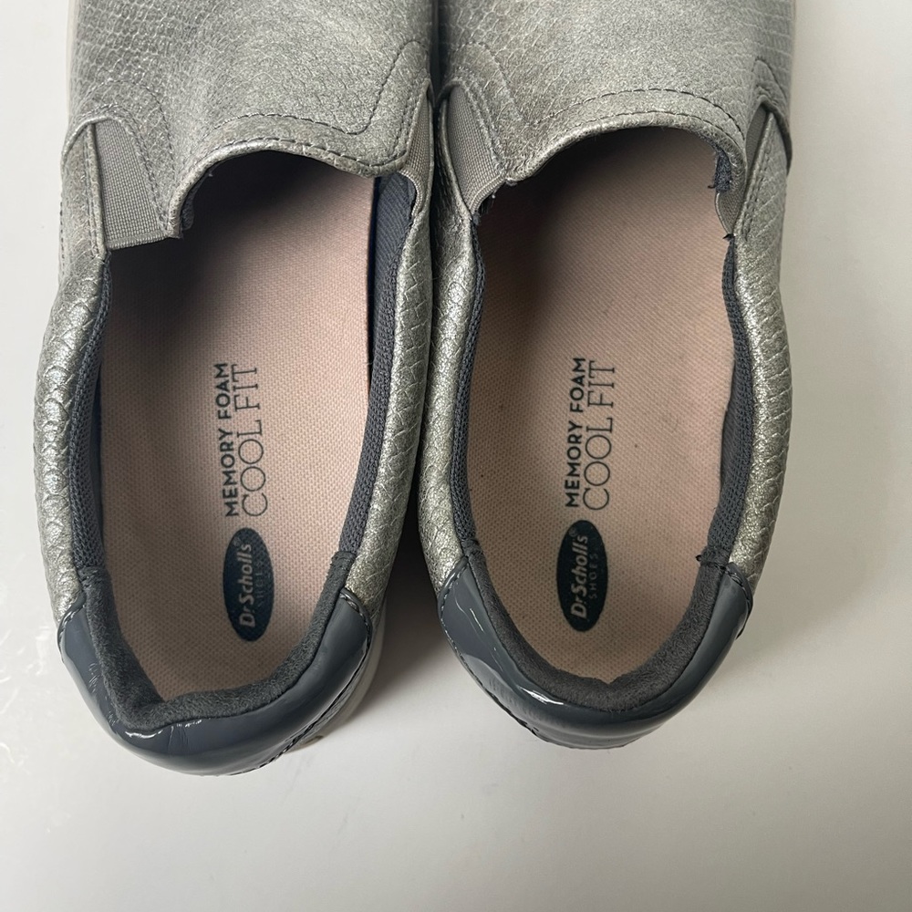 Dr.Scholl’s Memory Foam Cool Fit Woman’s Silver Snakeskin Slip On Flats 8.5M - Picture 6 of 9